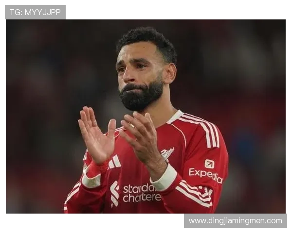 萨拉赫精准传中埃基蒂克头球攻门顶偏错失绝佳进球机会 萨拉赫精准传中埃基蒂克头球攻门顶偏错失绝佳进球机会