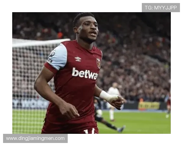 本赛季库杜斯以强势表现成为五大联赛唯一完成三十次成功过人的球员 本赛季库杜斯以强势表现成为五大联赛唯一完成三十次成功过人的球员