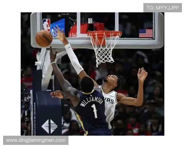 文班亚马半场攻防统治全场高效砍下12分8板5盖帽展现顶级内线统治力